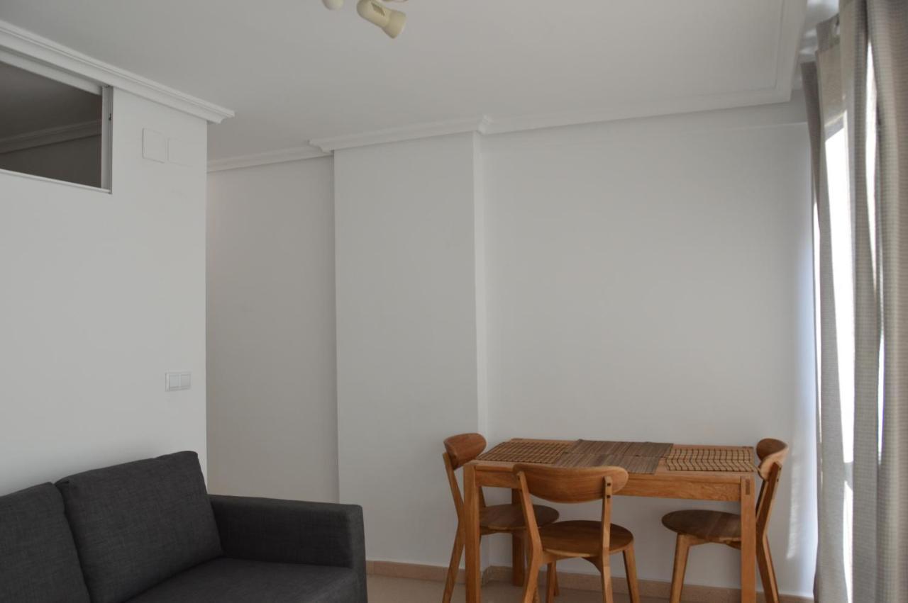 Apts Ara With Pool Benidorm Bagian luar foto