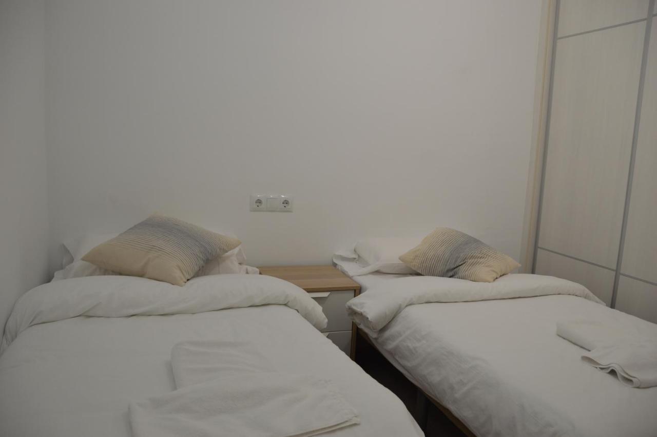 Apts Ara With Pool Benidorm Bagian luar foto