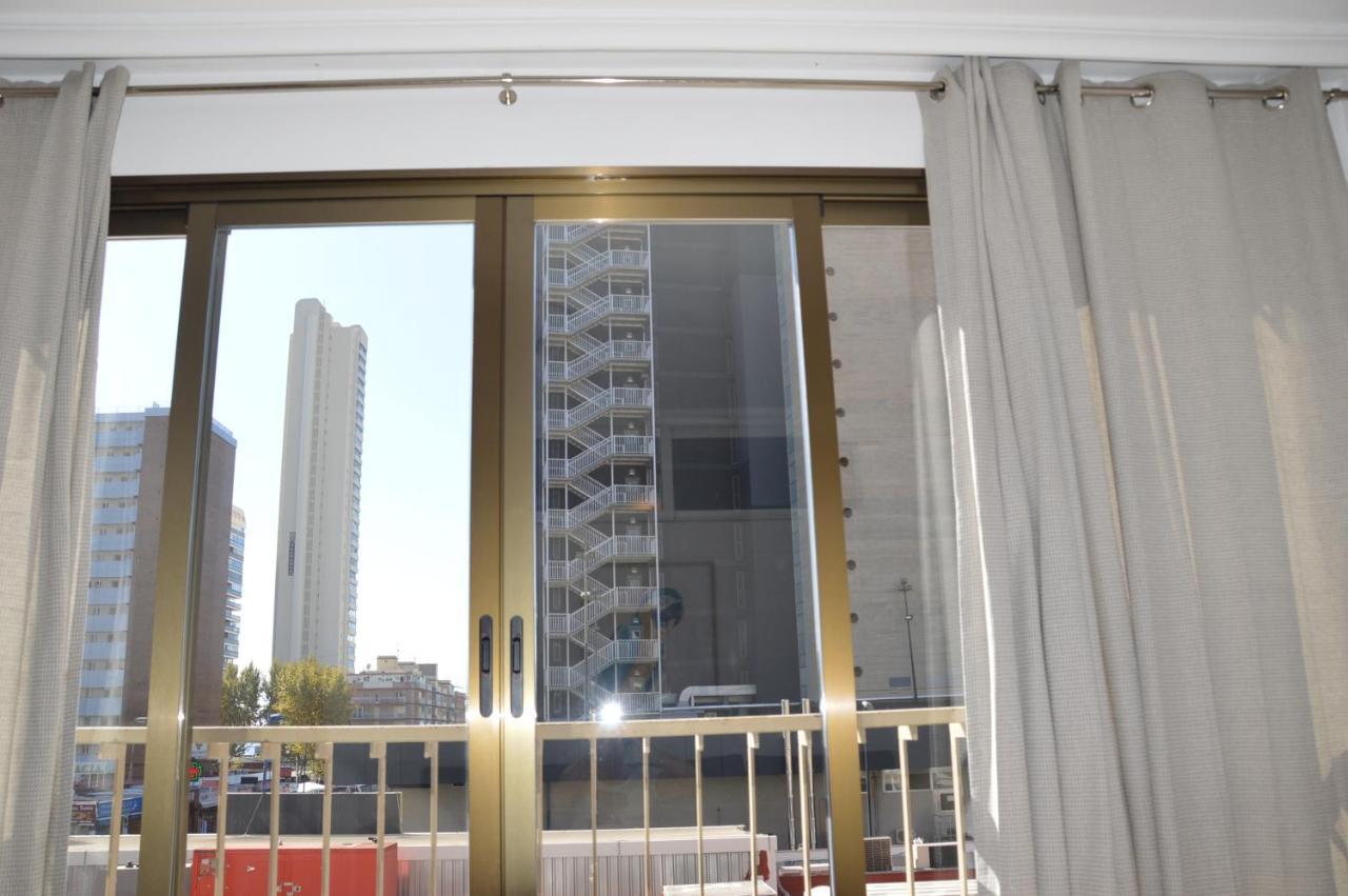 Apts Ara With Pool Benidorm Bagian luar foto